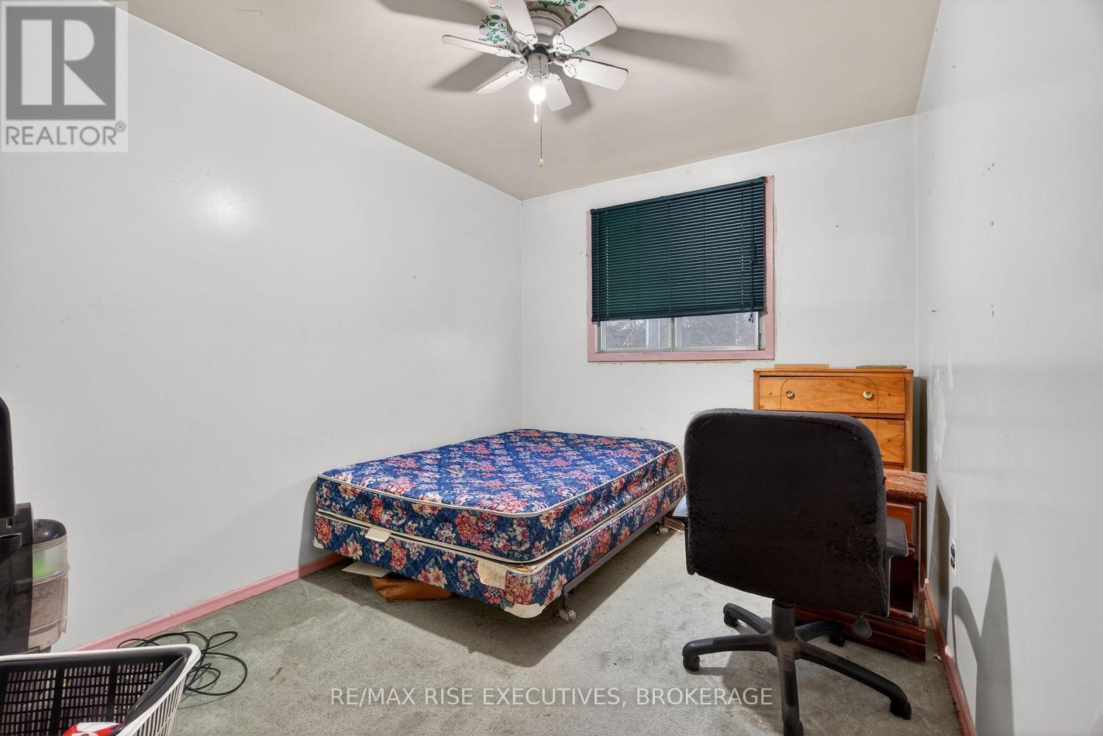114 - 924 Amberdale Crescent, Kingston (South Of Taylor-Kidd Blvd), ON - Indoor Photo Showing Bedroom