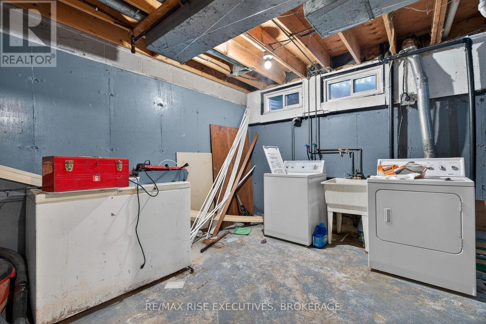 114 - 924 Amberdale Crescent, Kingston (South Of Taylor-Kidd Blvd), ON - Indoor Photo Showing Laundry Room