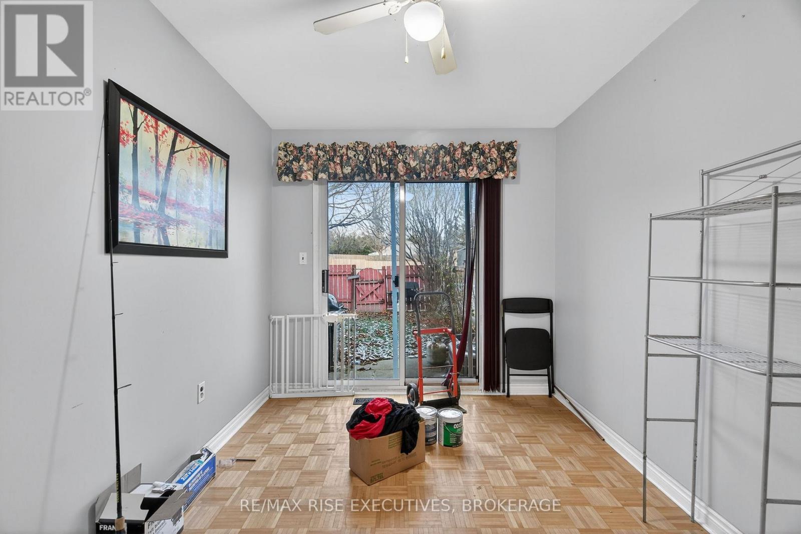 114 - 924 Amberdale Crescent, Kingston (South Of Taylor-Kidd Blvd), ON - Indoor