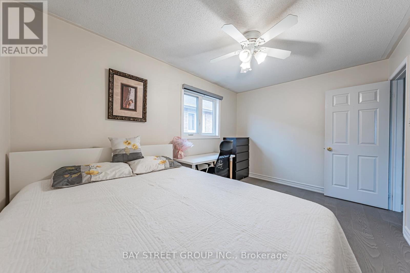 2524 Paula Court, Mississauga, ON - Indoor Photo Showing Bedroom