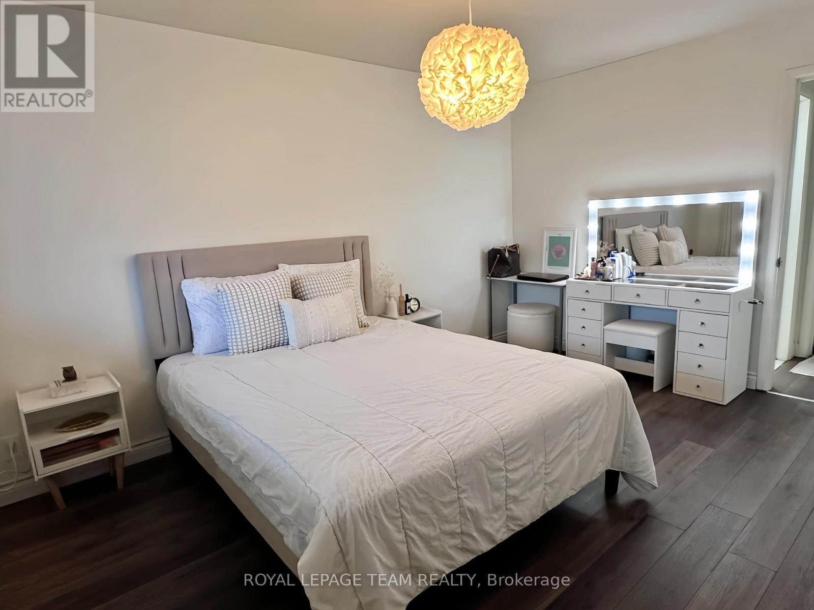 1121 Fifth Street E, Cornwall, ON - Indoor Photo Showing Bedroom
