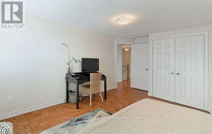 4302 Shelby Crescent, Mississauga, ON - Indoor