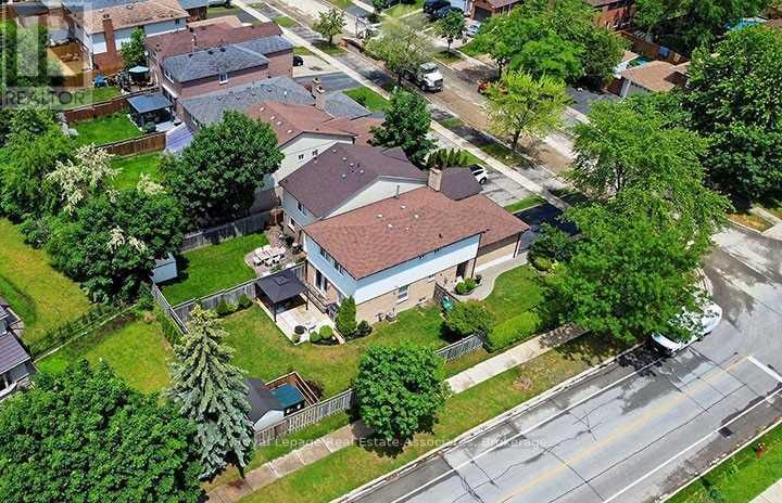 4302 Shelby Crescent, Mississauga, ON - Outdoor With View