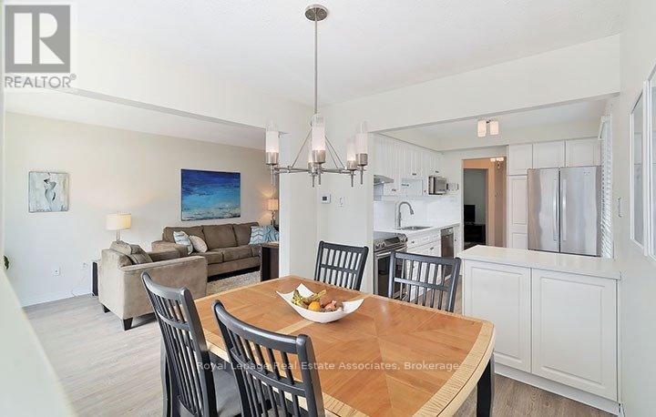 4302 Shelby Crescent, Mississauga, ON - Indoor Photo Showing Dining Room