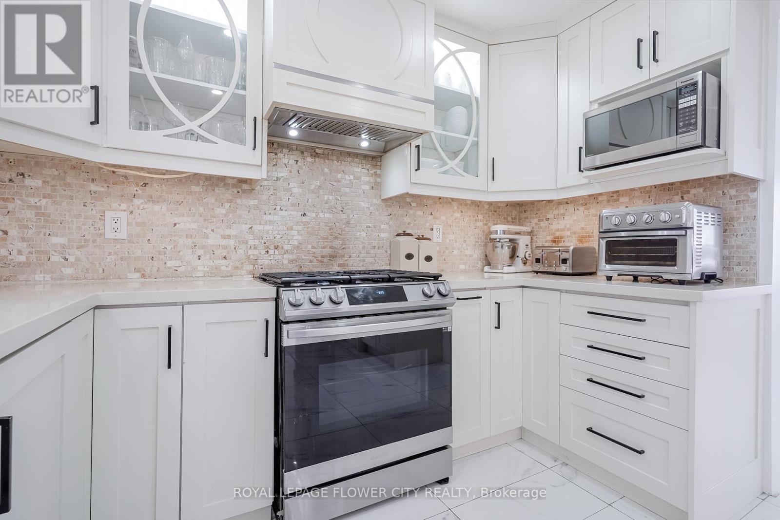 14073 Centreville Creek Road, Caledon, ON - Indoor Photo Showing Kitchen