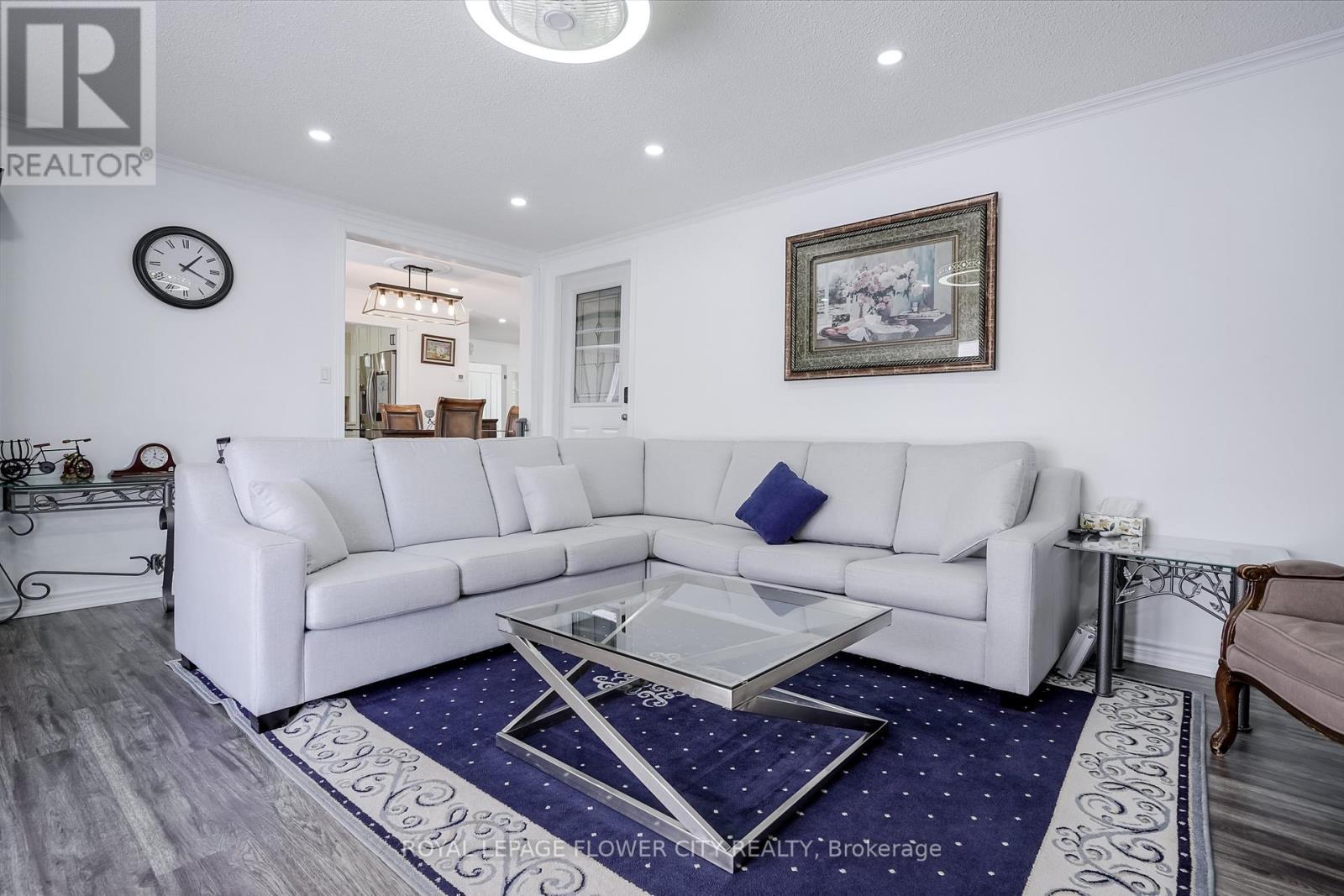 14073 Centreville Creek Road, Caledon, ON - Indoor Photo Showing Living Room