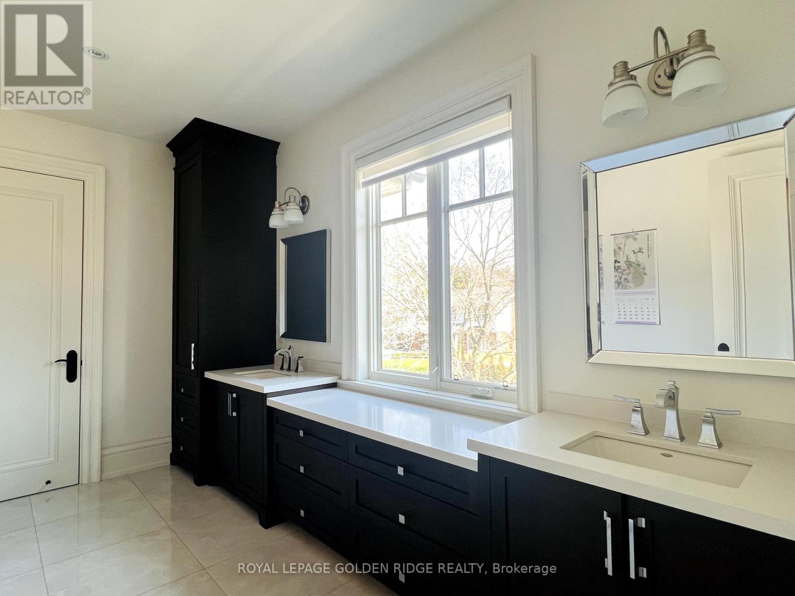 177 Watson Avenue, Oakville, ON - Indoor Photo Showing Bathroom