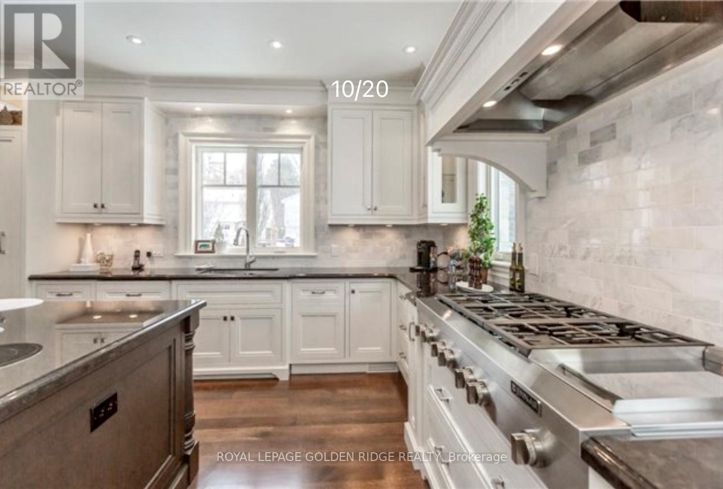 177 Watson Avenue, Oakville, ON - Indoor Photo Showing Kitchen With Upgraded Kitchen