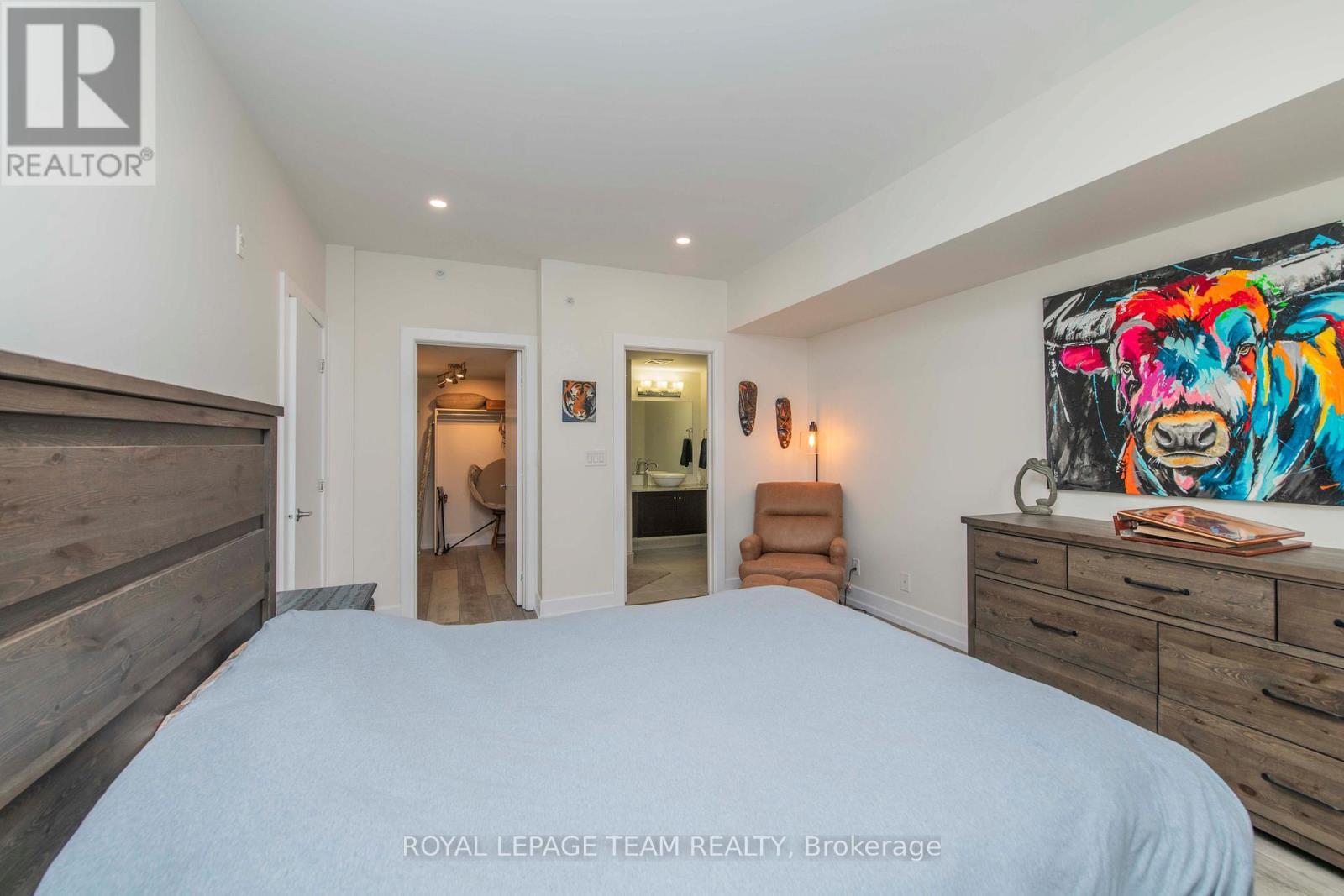 102 - 390 Booth Street, Ottawa, ON - Indoor Photo Showing Bedroom