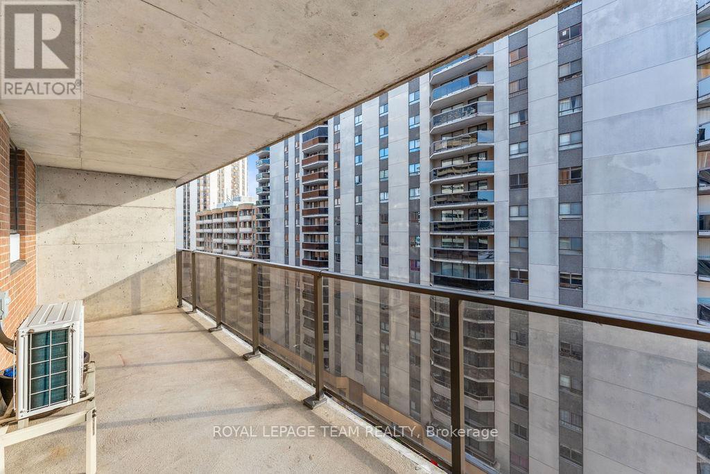 906 - 475 Laurier Avenue W, Ottawa, ON - Outdoor With Balcony With Exterior