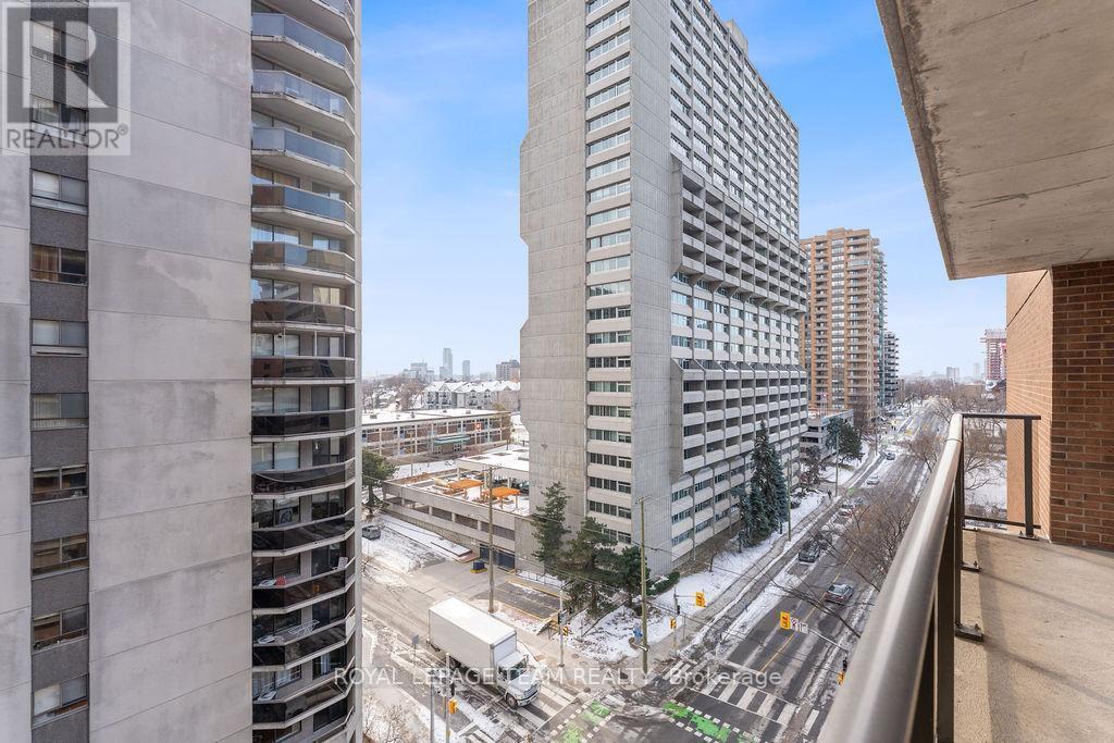 906 - 475 Laurier Avenue W, Ottawa, ON - Outdoor With Balcony With Facade