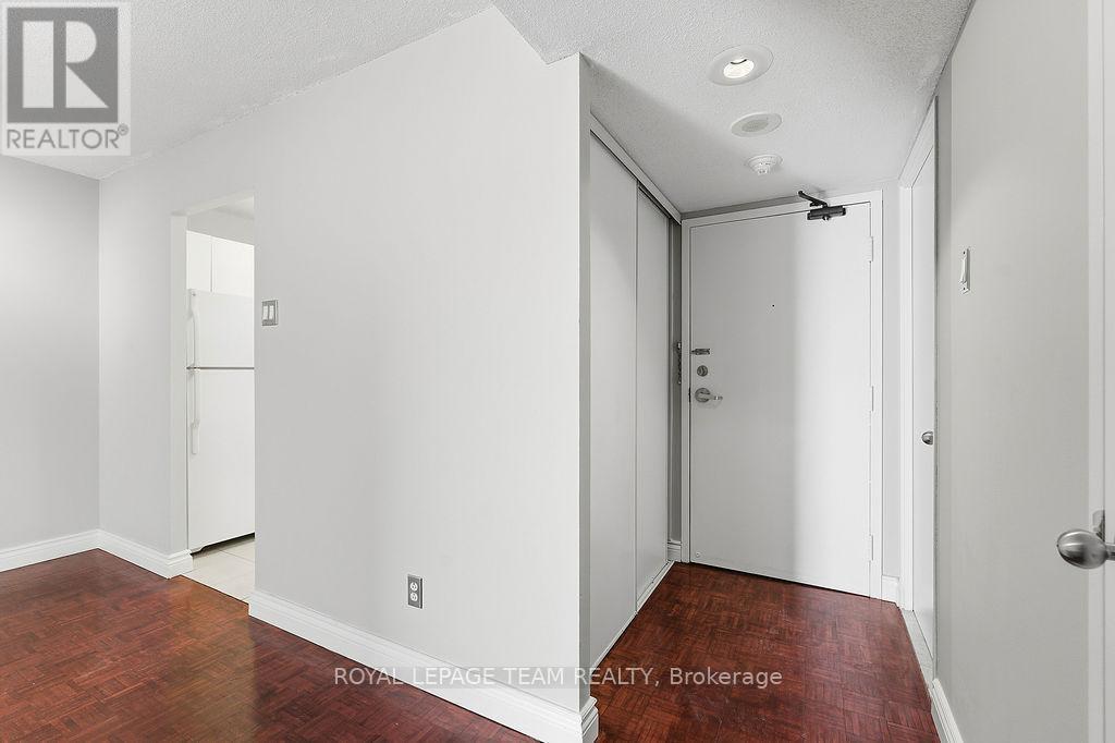 906 - 475 Laurier Avenue W, Ottawa, ON - Indoor Photo Showing Other Room