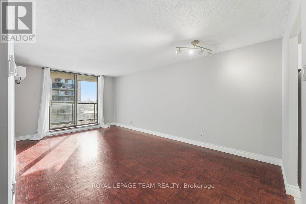 906 - 475 Laurier Avenue W, Ottawa, ON - Indoor Photo Showing Other Room