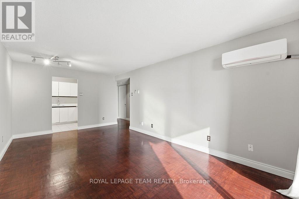 906 - 475 Laurier Avenue W, Ottawa, ON - Indoor Photo Showing Other Room