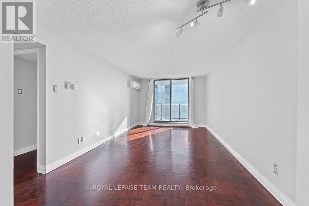 906 - 475 Laurier Avenue W, Ottawa, ON - Indoor Photo Showing Other Room