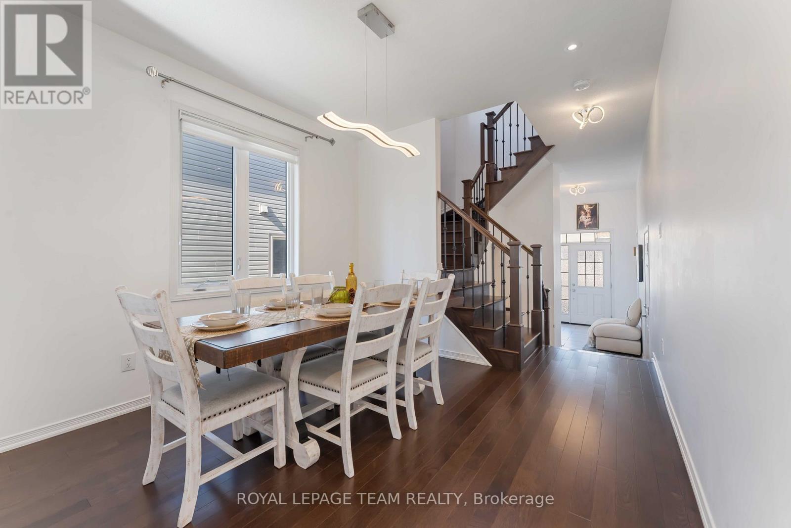 359 Melodie Street, Ottawa, ON - Indoor Photo Showing Dining Room