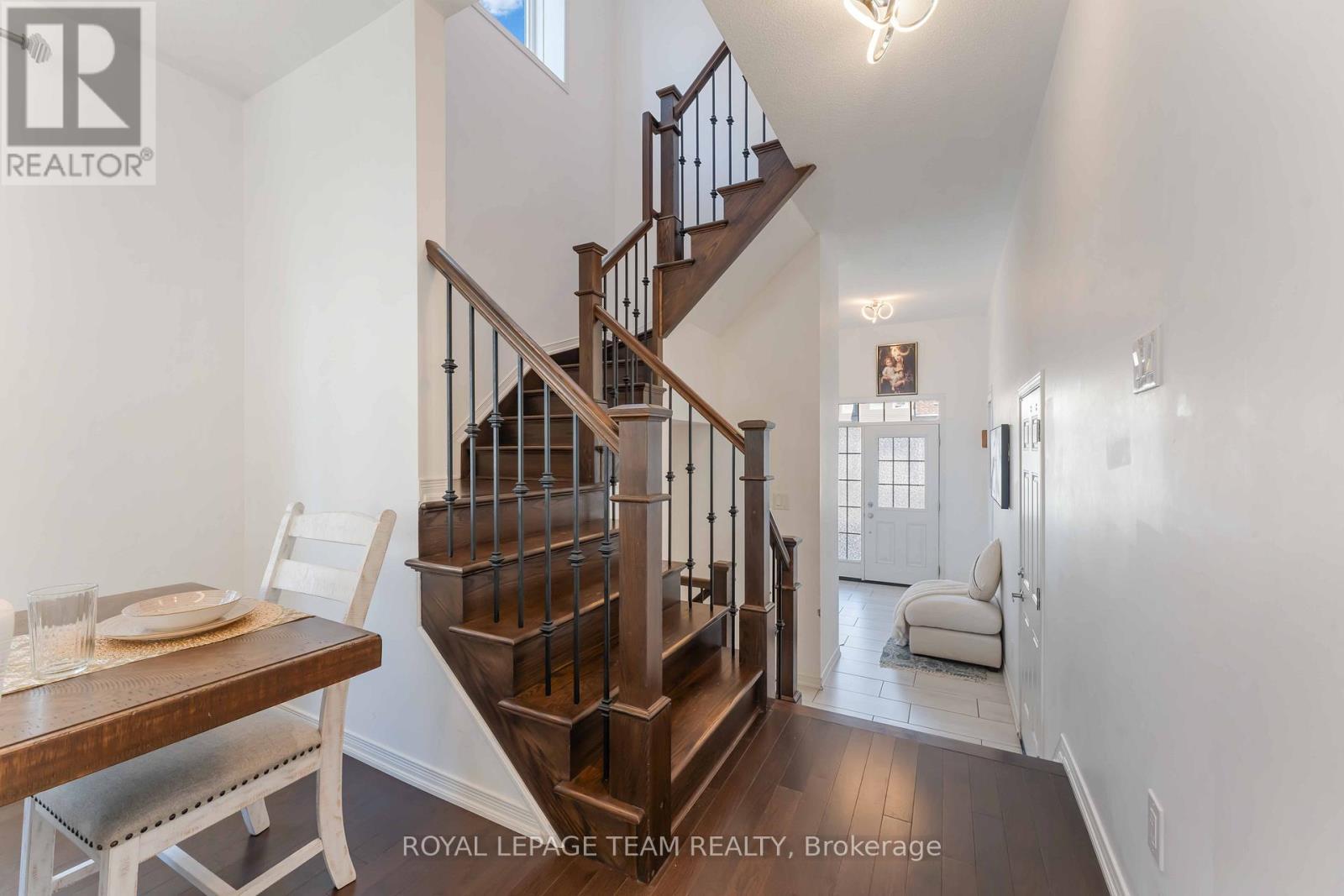 359 Melodie Street, Ottawa, ON - Indoor Photo Showing Other Room