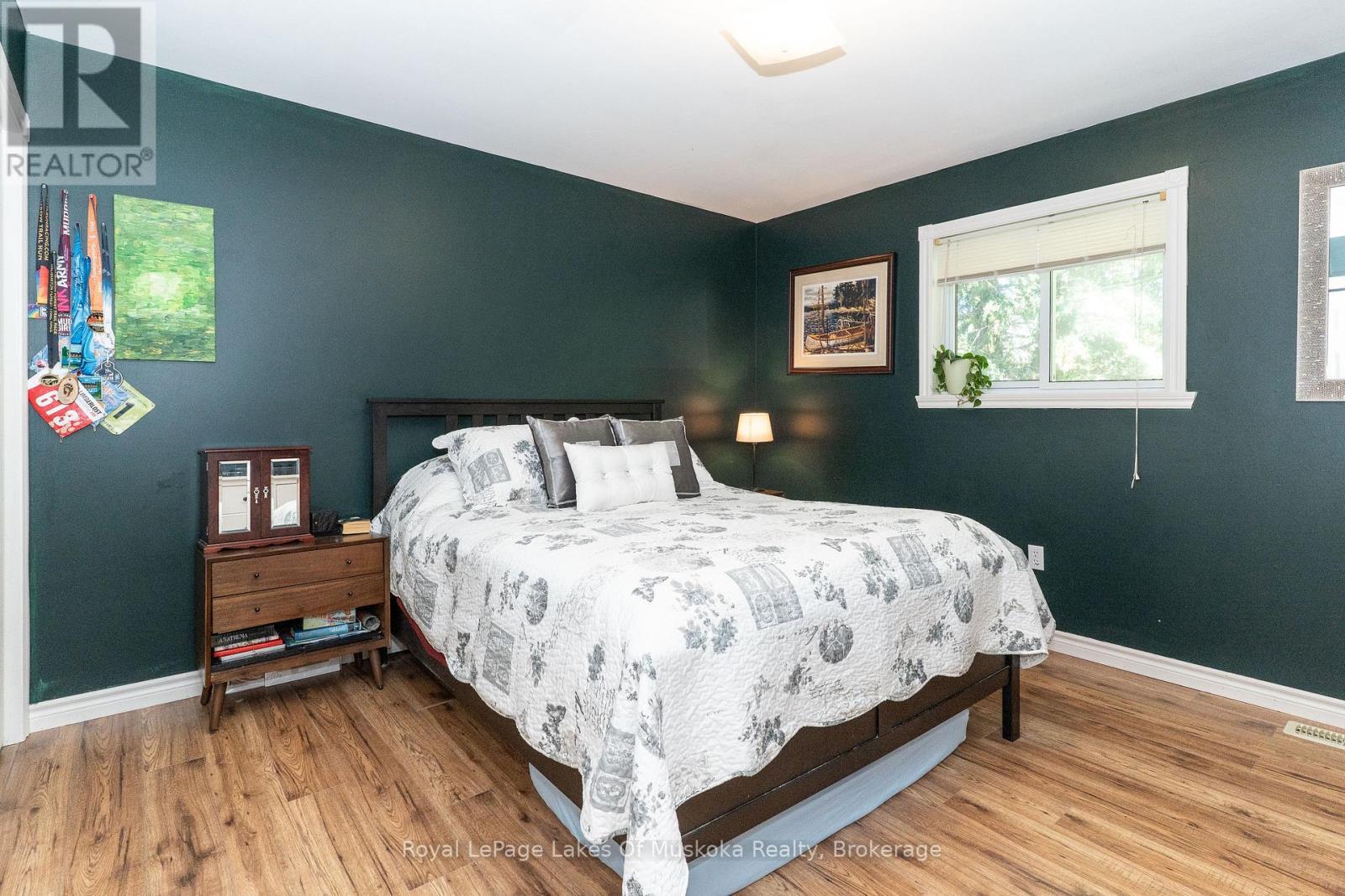 22 Knotty Pine Trail, Huntsville (Chaffey), ON - Indoor Photo Showing Bedroom