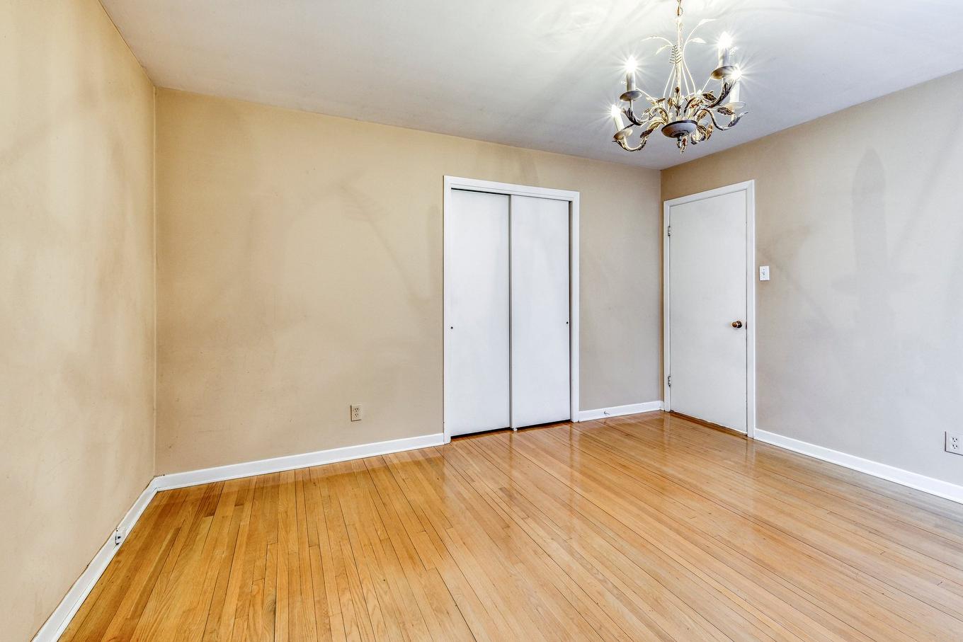 Chambre à coucher principale - 4304 7E Rue, Laval (Chomedey), QC - Indoor Photo Showing Other Room