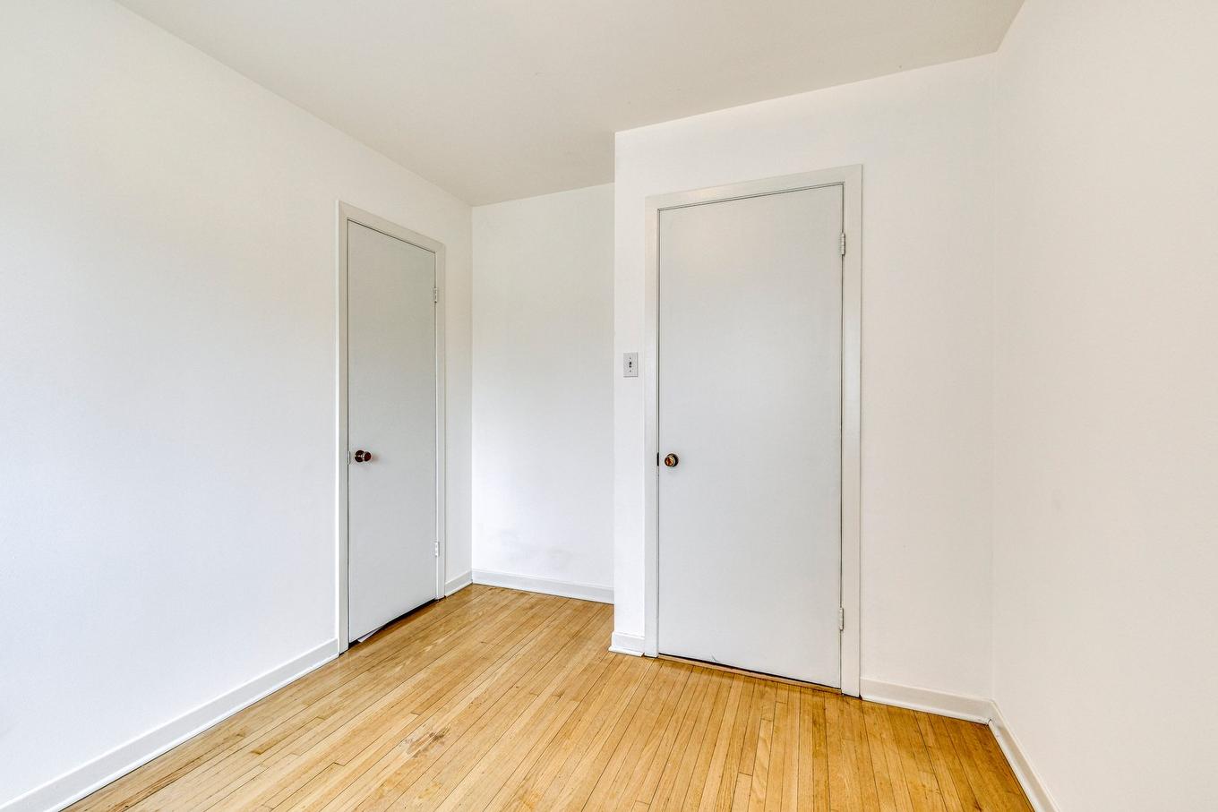 Chambre à coucher - 4304 7E Rue, Laval (Chomedey), QC - Indoor Photo Showing Other Room