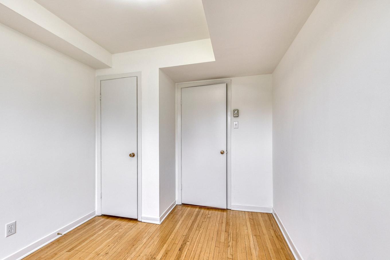 Chambre à coucher - 4304 7E Rue, Laval (Chomedey), QC - Indoor Photo Showing Other Room