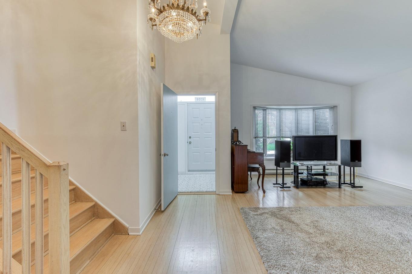 Salon - 4304 7E Rue, Laval (Chomedey), QC - Indoor Photo Showing Other Room