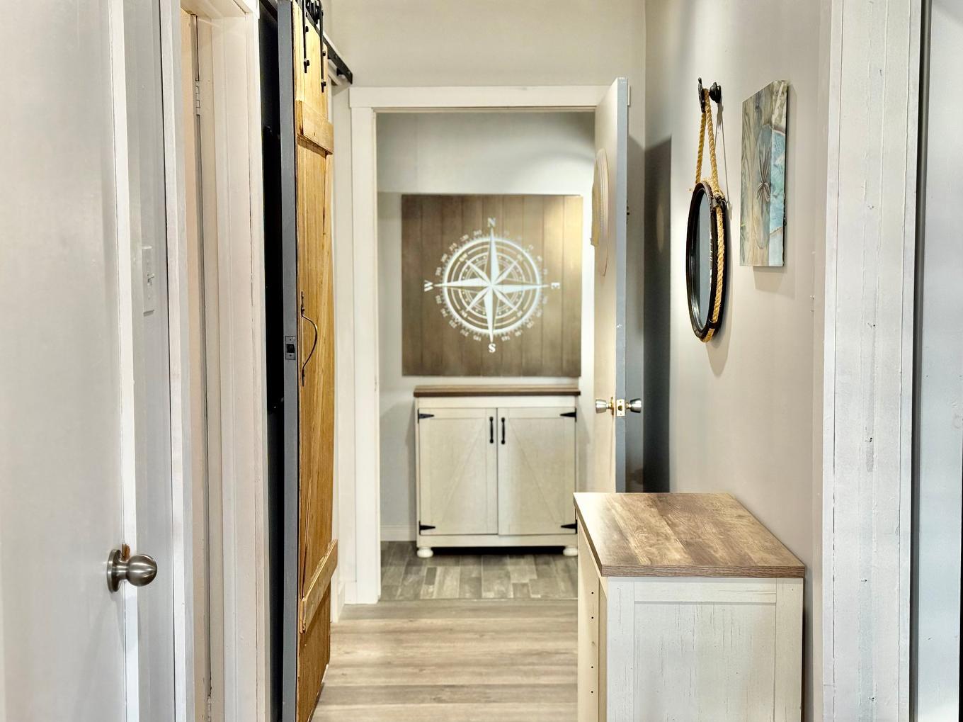 Passageway - 35 Ch. Central, Les Îles-De-La-Madeleine, QC - Indoor