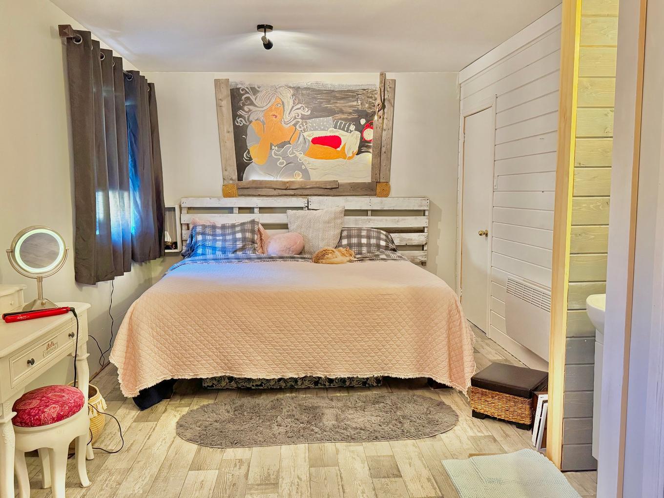 Primary bedroom - 35 Ch. Central, Les Îles-De-La-Madeleine, QC - Indoor Photo Showing Bedroom