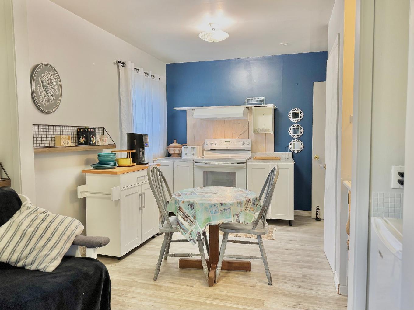 Dwelling - 35 Ch. Central, Les Îles-De-La-Madeleine, QC - Indoor Photo Showing Dining Room