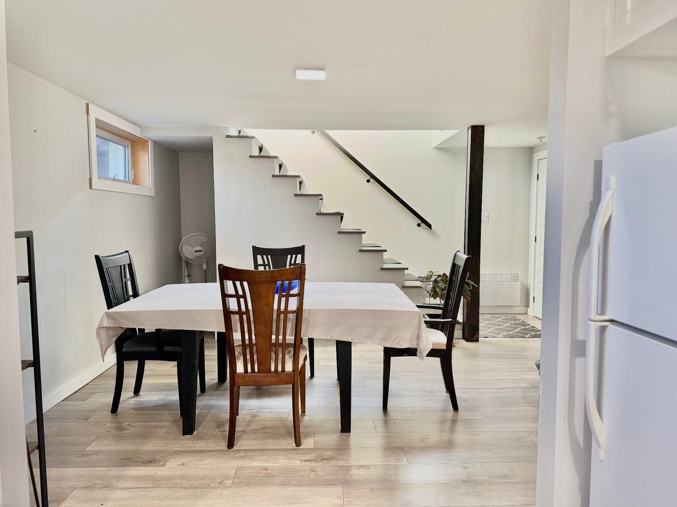 Basement - 35 Ch. Central, Les Îles-De-La-Madeleine, QC - Indoor Photo Showing Dining Room