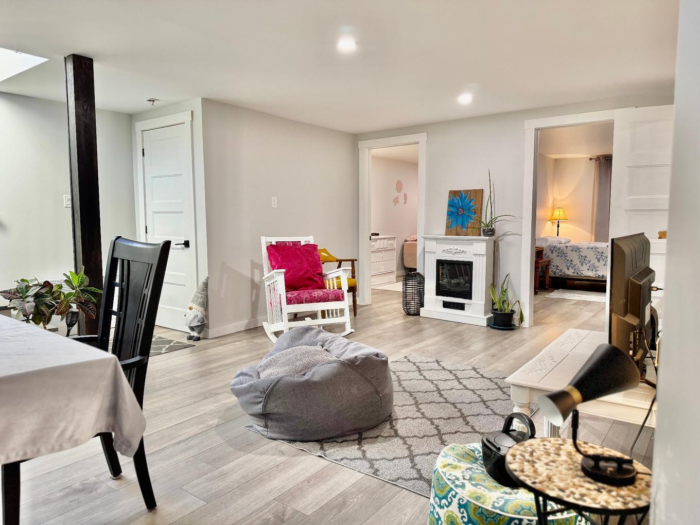 Basement - 35 Ch. Central, Les Îles-De-La-Madeleine, QC - Indoor With Fireplace