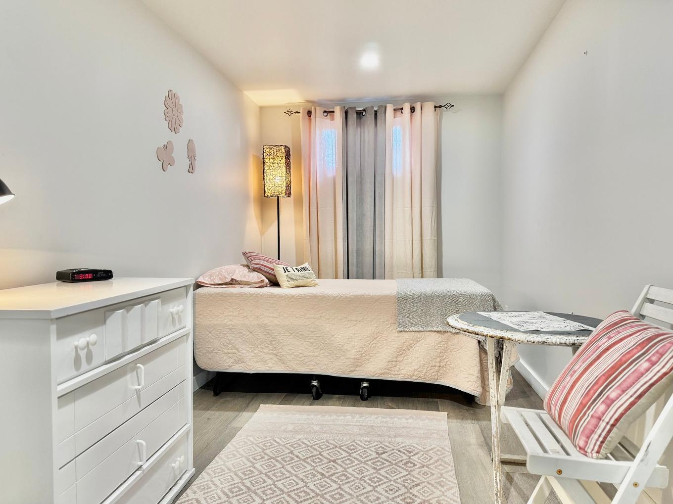 Basement - 35 Ch. Central, Les Îles-De-La-Madeleine, QC - Indoor Photo Showing Bedroom
