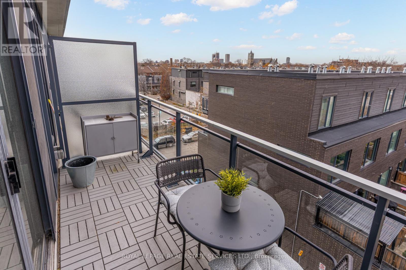 417 - 205 Manning Avenue, Toronto, ON - Outdoor With Balcony With Exterior