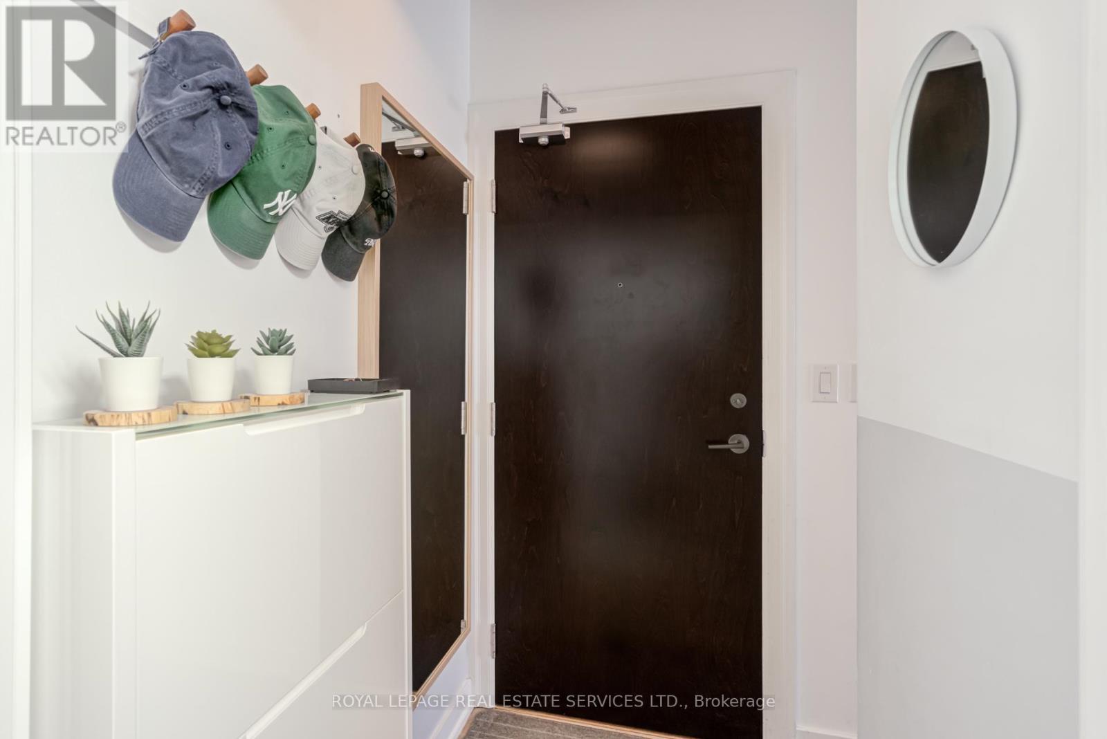 417 - 205 Manning Avenue, Toronto, ON - Indoor Photo Showing Other Room