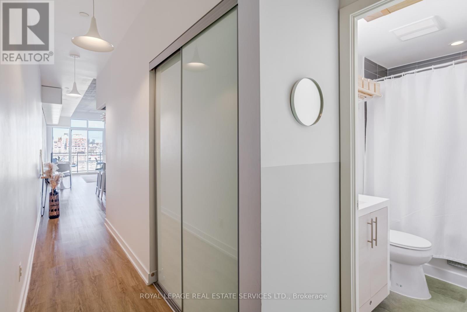 417 - 205 Manning Avenue, Toronto, ON - Indoor Photo Showing Bathroom