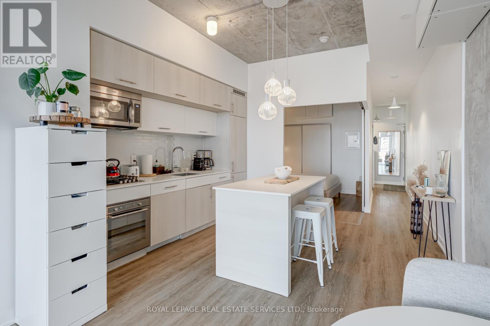417 - 205 Manning Avenue, Toronto, ON - Indoor Photo Showing Kitchen