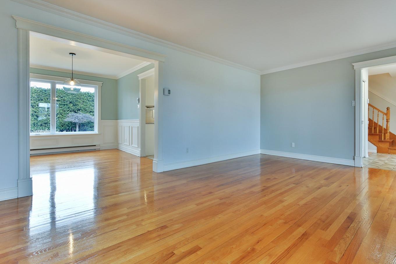 Salon - 464 15E Avenue, Saint-Jean-Sur-Richelieu, QC - Indoor Photo Showing Other Room