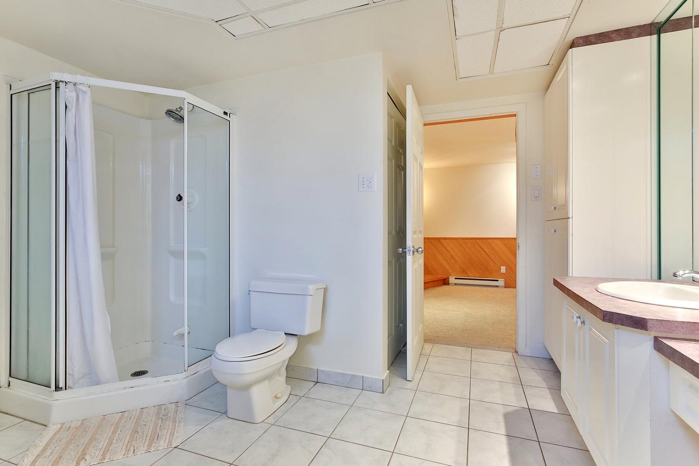 Salle de bains - 464 15E Avenue, Saint-Jean-Sur-Richelieu, QC - Indoor Photo Showing Bathroom