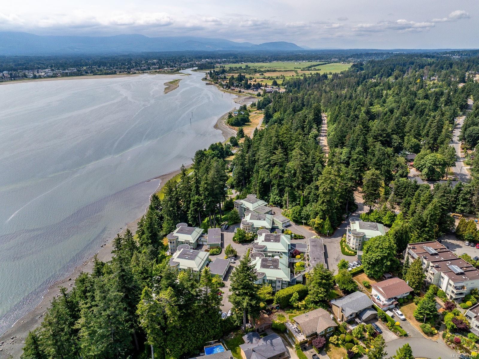 412-2275 Comox Ave, Comox, BC - Outdoor With View