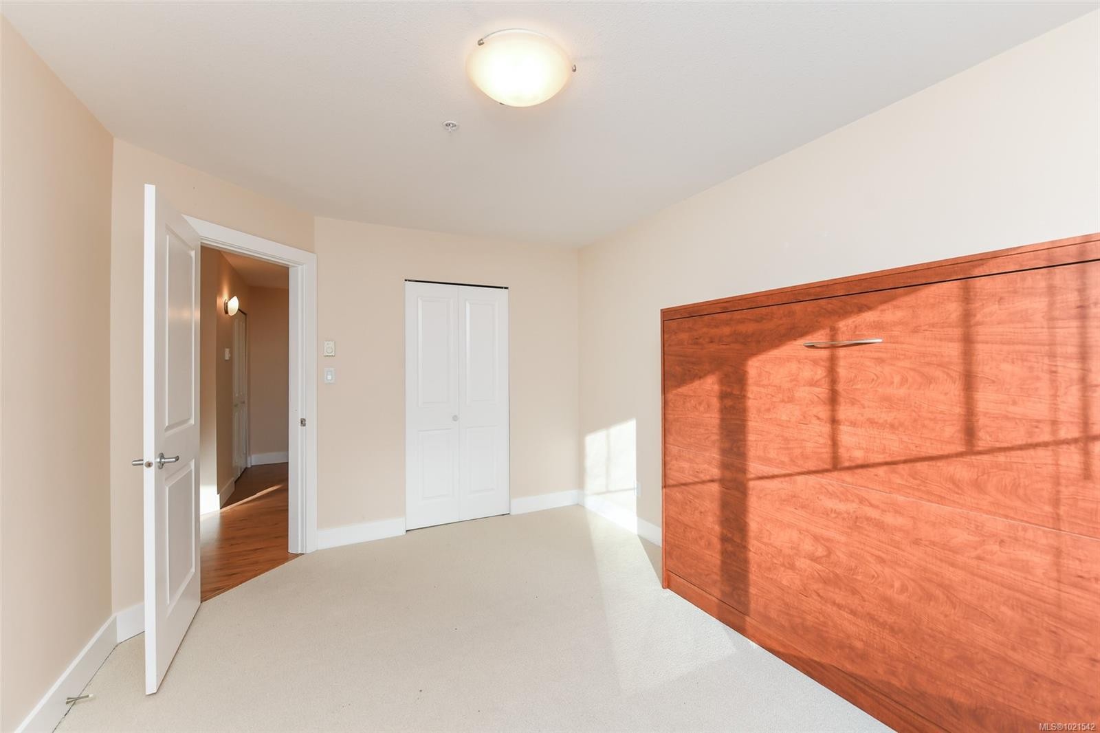 412-2275 Comox Ave, Comox, BC - Indoor Photo Showing Other Room