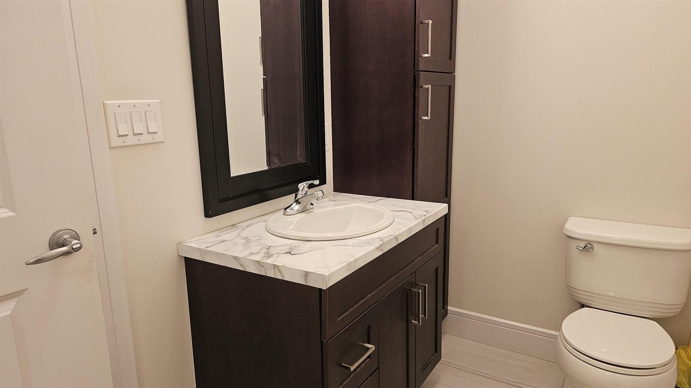 309 300 Vista Lane, Thunder Bay, ON - Indoor Photo Showing Bathroom
