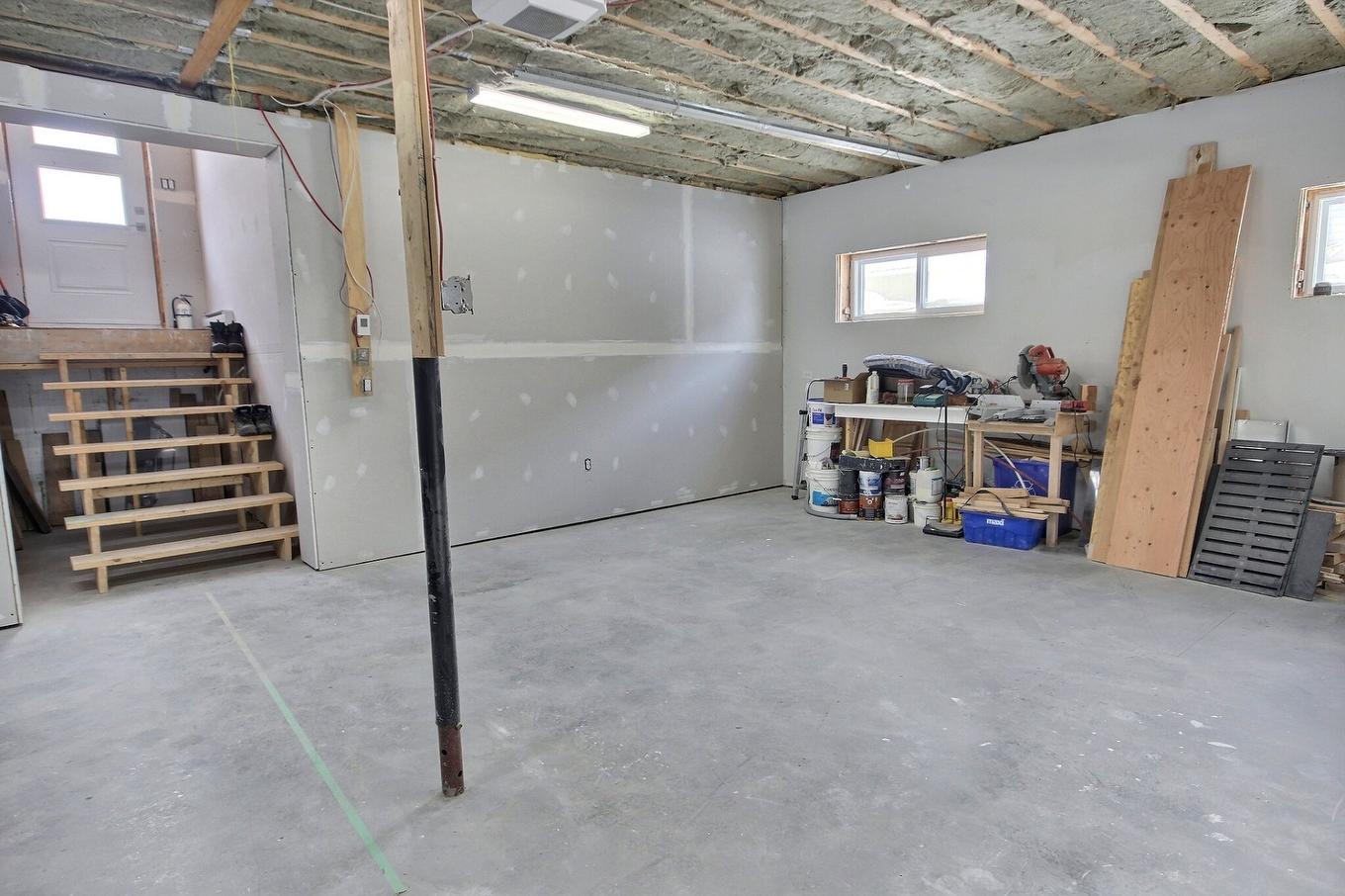 Sous-sol - 315 Rue D'Évain, Rouyn-Noranda, QC - Indoor Photo Showing Garage