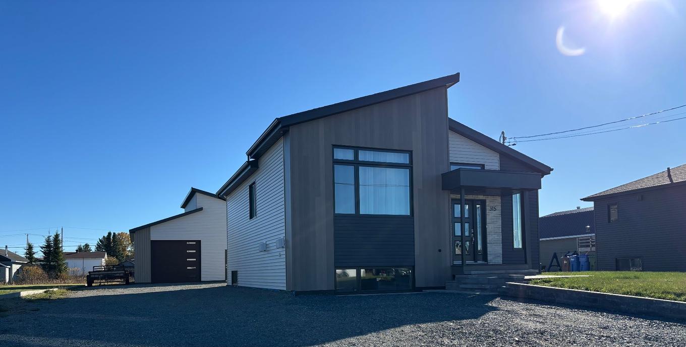 Façade - 315 Rue D'Évain, Rouyn-Noranda, QC - Outdoor