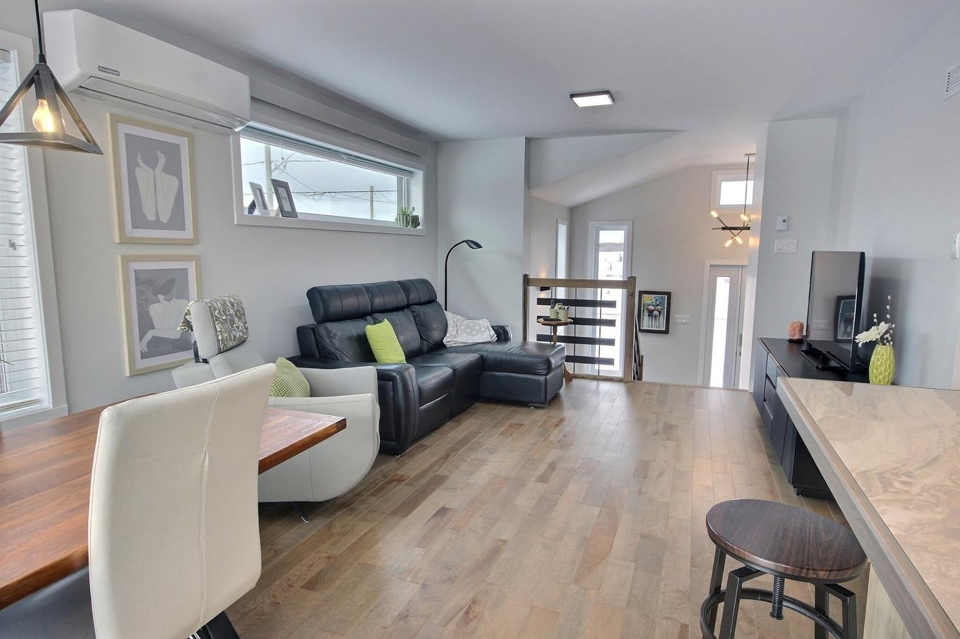 Salon - 315 Rue D'Évain, Rouyn-Noranda, QC - Indoor Photo Showing Living Room