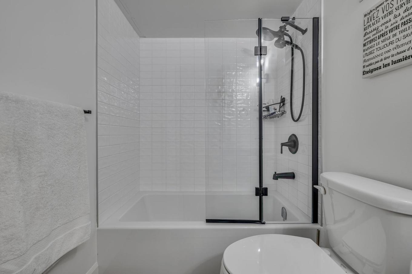 Bathroom - 203-777 Rue Des Glacis, Québec (La Cité-Limoilou), QC - Indoor Photo Showing Bathroom