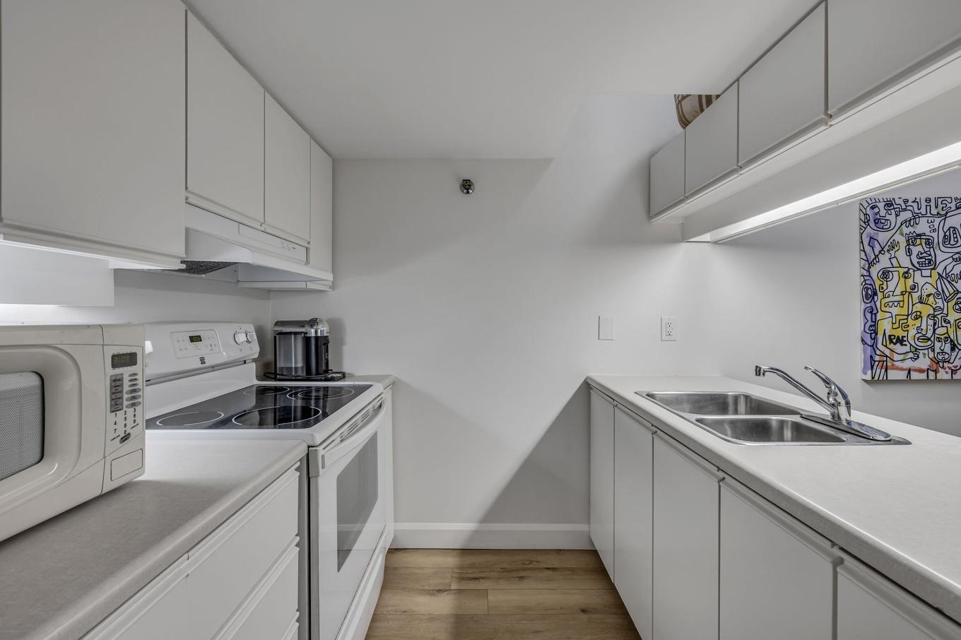 Kitchen - 203-777 Rue Des Glacis, Québec (La Cité-Limoilou), QC - Indoor