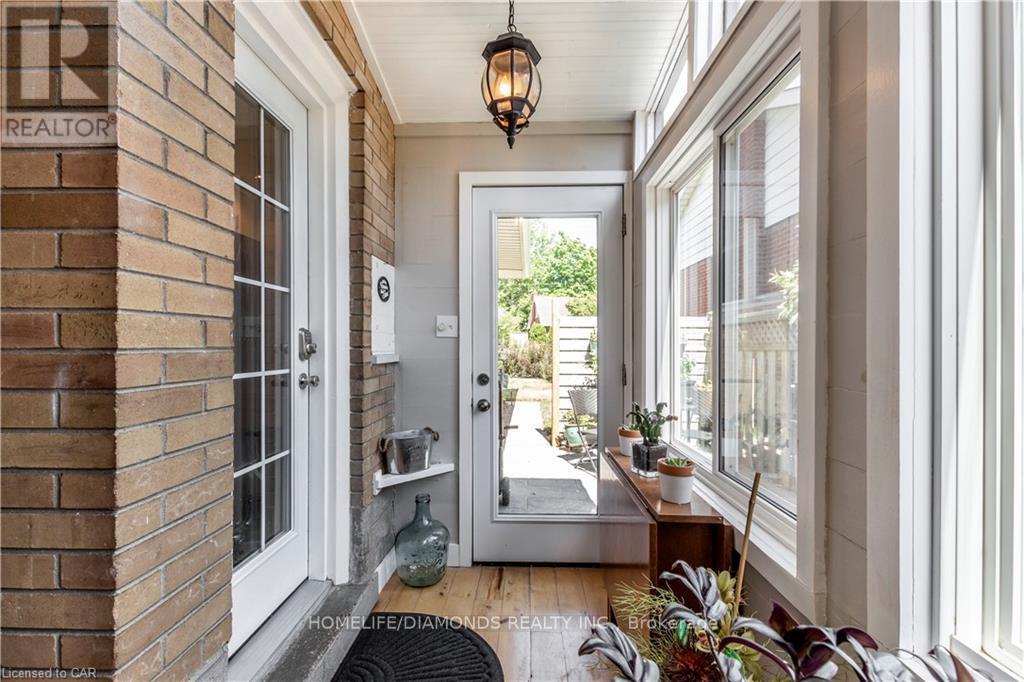 Upper - 107 Ellis Crescent, Waterloo, ON - Indoor Photo Showing Other Room