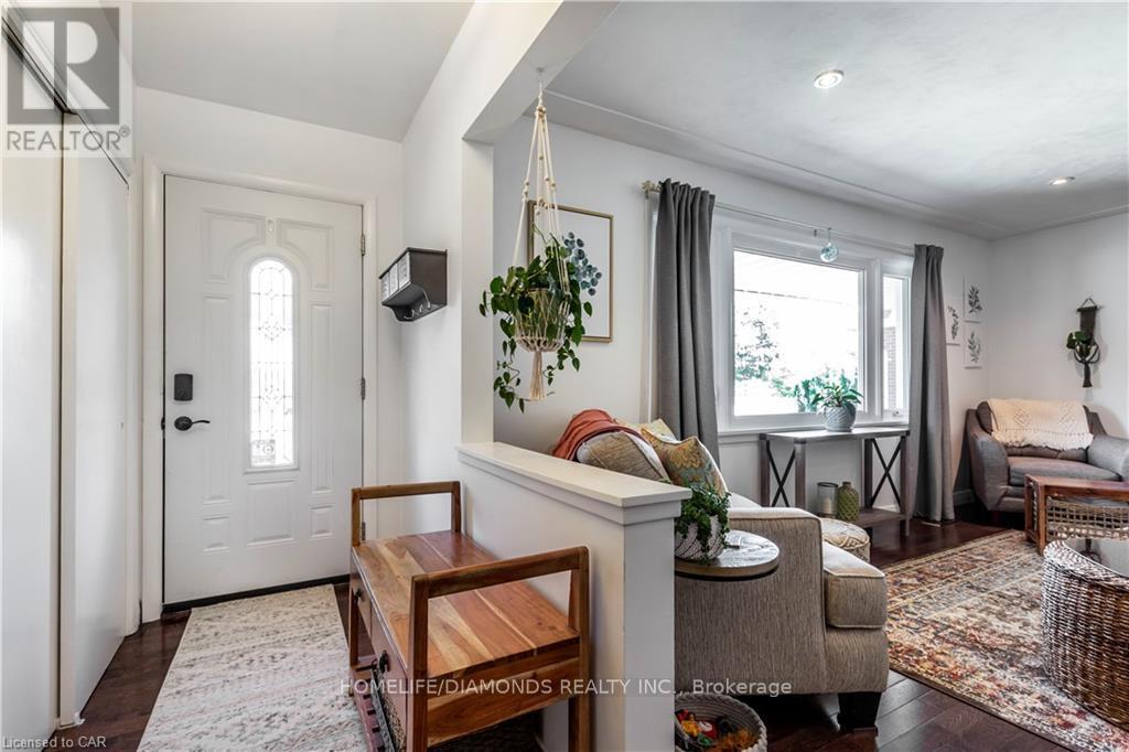 Upper - 107 Ellis Crescent, Waterloo, ON - Indoor