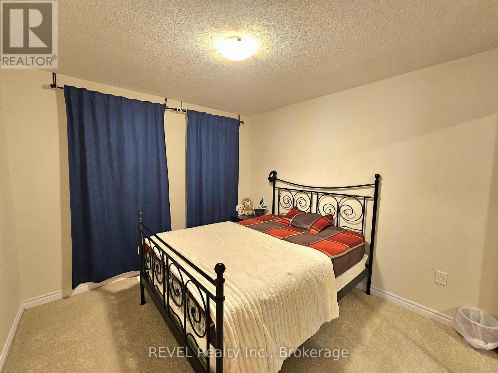 Upper - 16 Concord Drive, Thorold (Rolling Meadows), ON - Indoor Photo Showing Bedroom