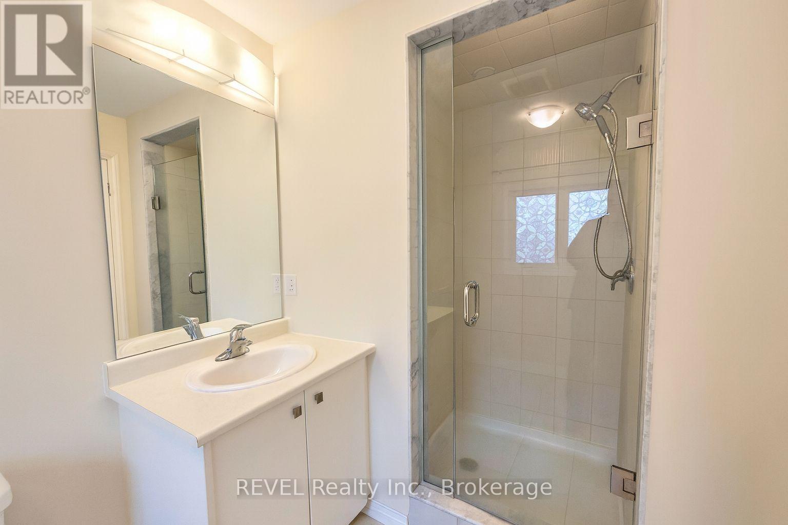 Upper - 16 Concord Drive, Thorold (Rolling Meadows), ON - Indoor Photo Showing Bathroom